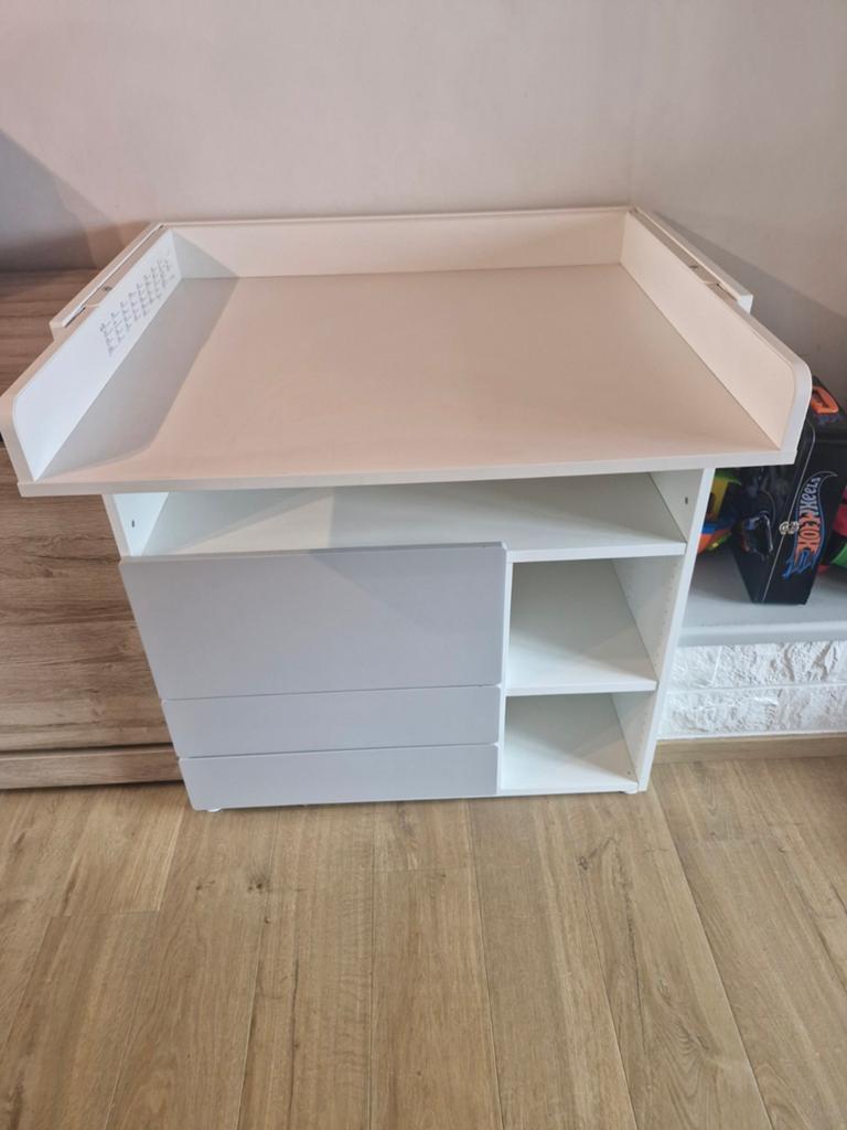 Verzorgingstafel ikea, Kinderen en Baby's, Kinderkamer | Commodes en Kasten, Ophalen