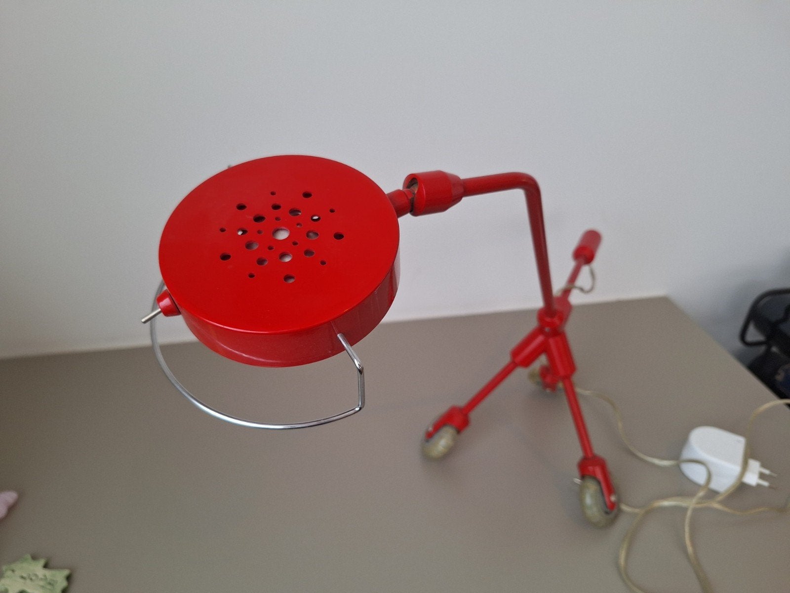 Rode bureaulamp Ikea Harry Allen, Huis en Inrichting, Lampen | Tafellampen, Bureaulamp, Vintage, Ophalen of Verzenden, Zo goed als nieuw