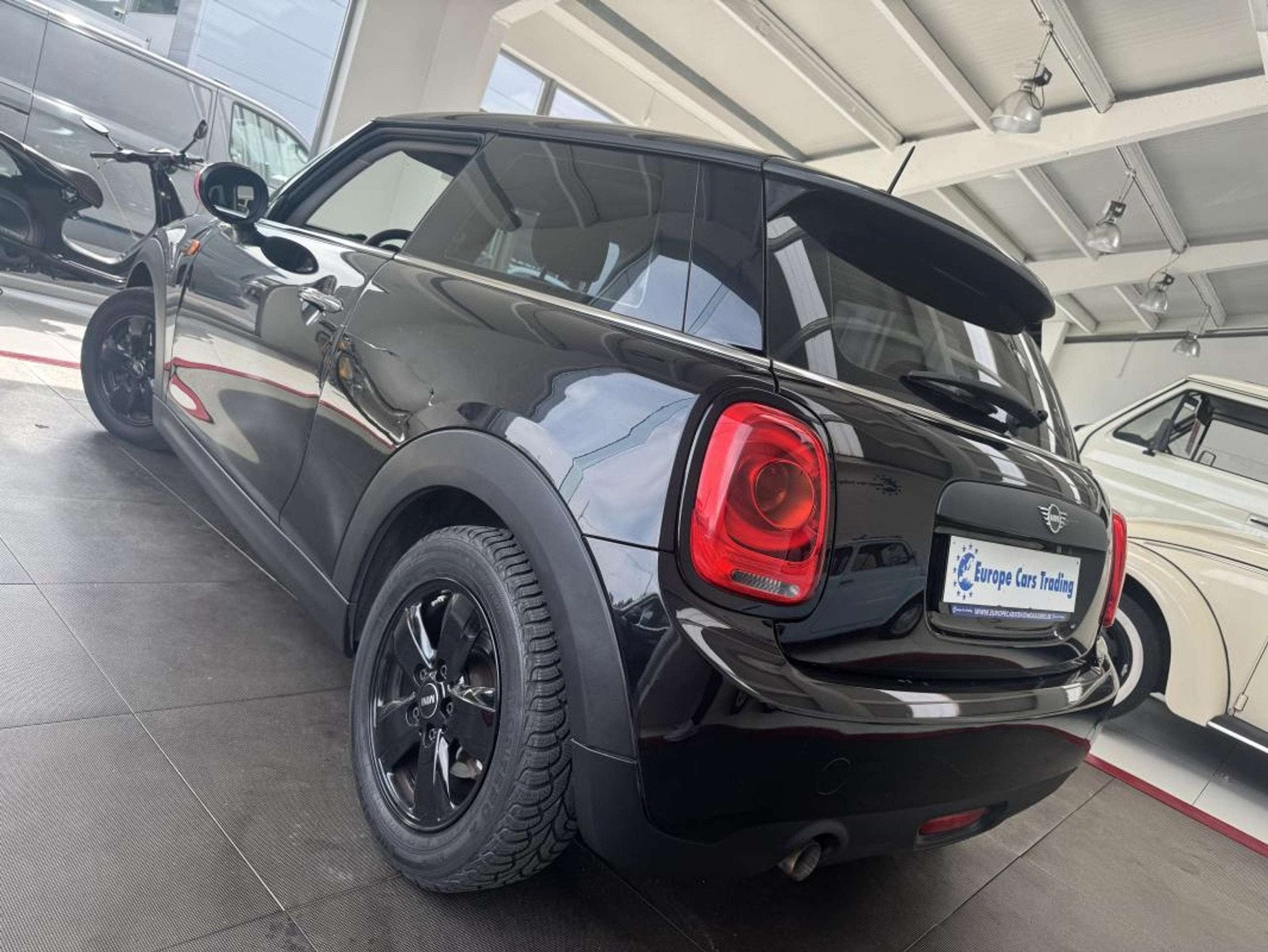 MINI One D 1.5D 95ch CLIM GPS CARPLAY GAR 12M (bj 2018), Auto's, https://public.car-pass.be/vhr/65dd20d0-3367-40cb-9bcd-268f32dc23d4