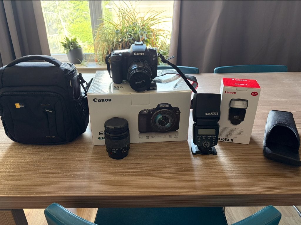 Canon EOS 90D SET (incl. 2 lenzen, flitser en draagtas), TV, Hi-fi & Vidéo, Appareils photo numériques, Comme neuf, Reflex miroir