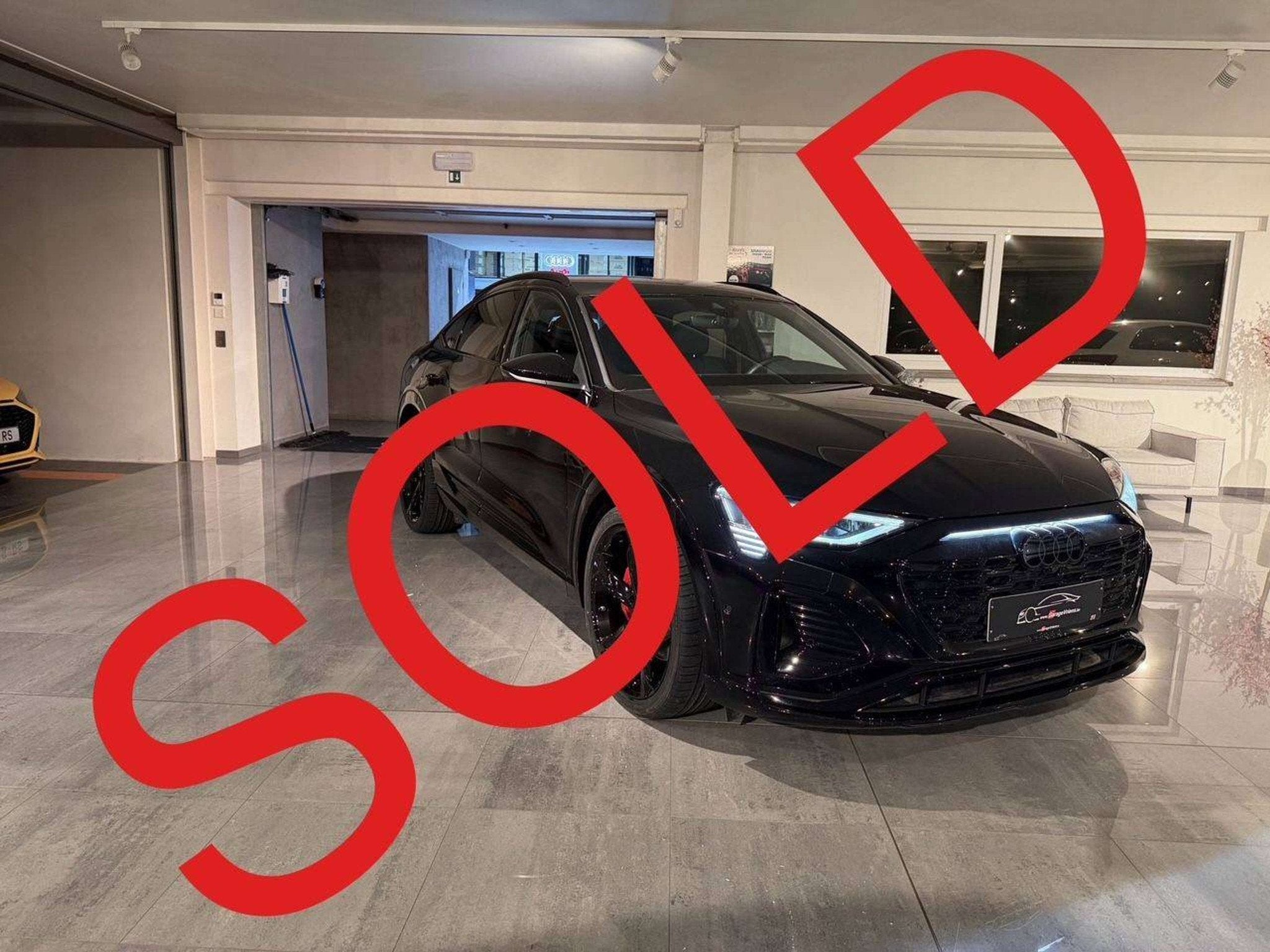 Audi Q8 e-tron SOLD BIJ GARAGE VRIENS YVES BV! (bj 2024), Auto's, Audi, Automaat, Gebruikt, Zwart, Elektrisch