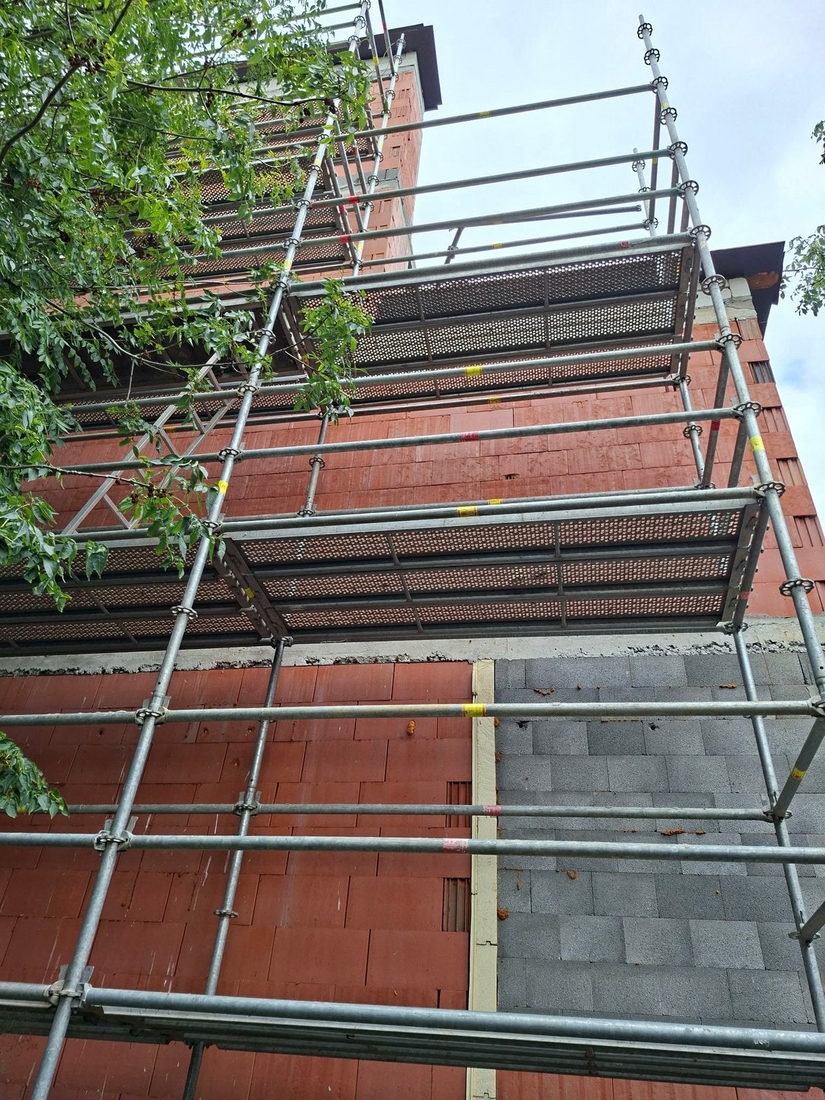 Stelling Layher / 50 en 100 vierkante meter, Ophalen, Zo goed als nieuw, Gevelsteiger, 5 meter of hoger