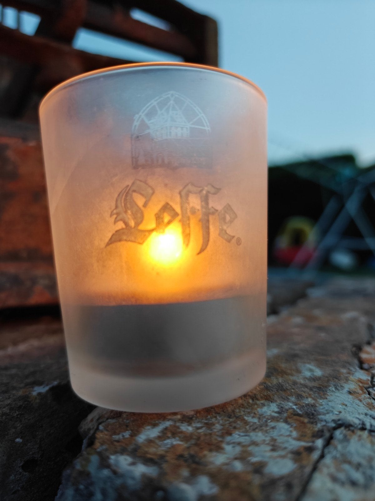 glaasjes voor theelichtjes van Leffe, Ophalen