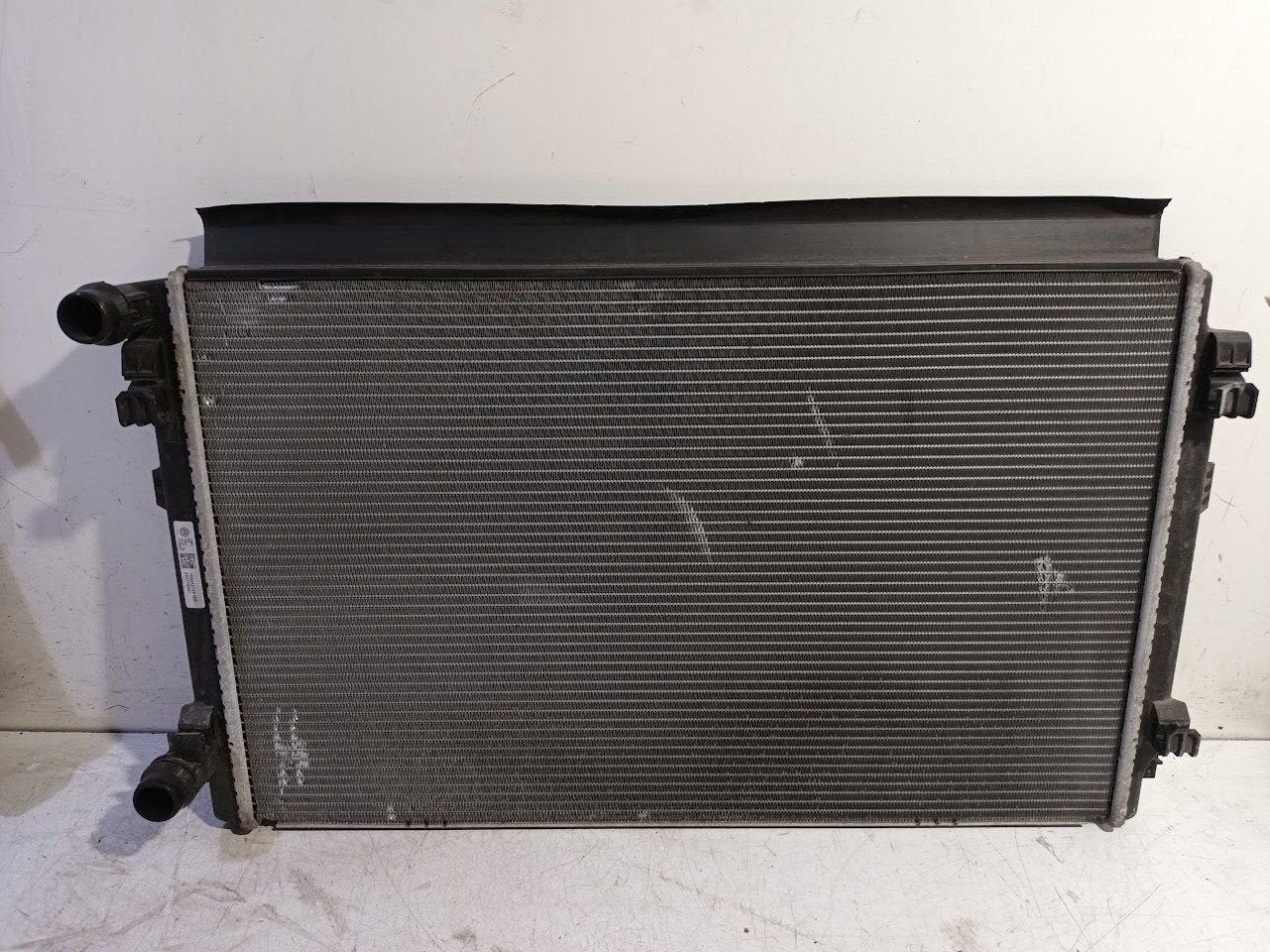 Radiateur Volkswagen Golf, Onderdelen@venauto.nl, Van der Ven Autorecycling B.V., Ettenseweg 76, 4706 PB Roosendaal, The Netherlands