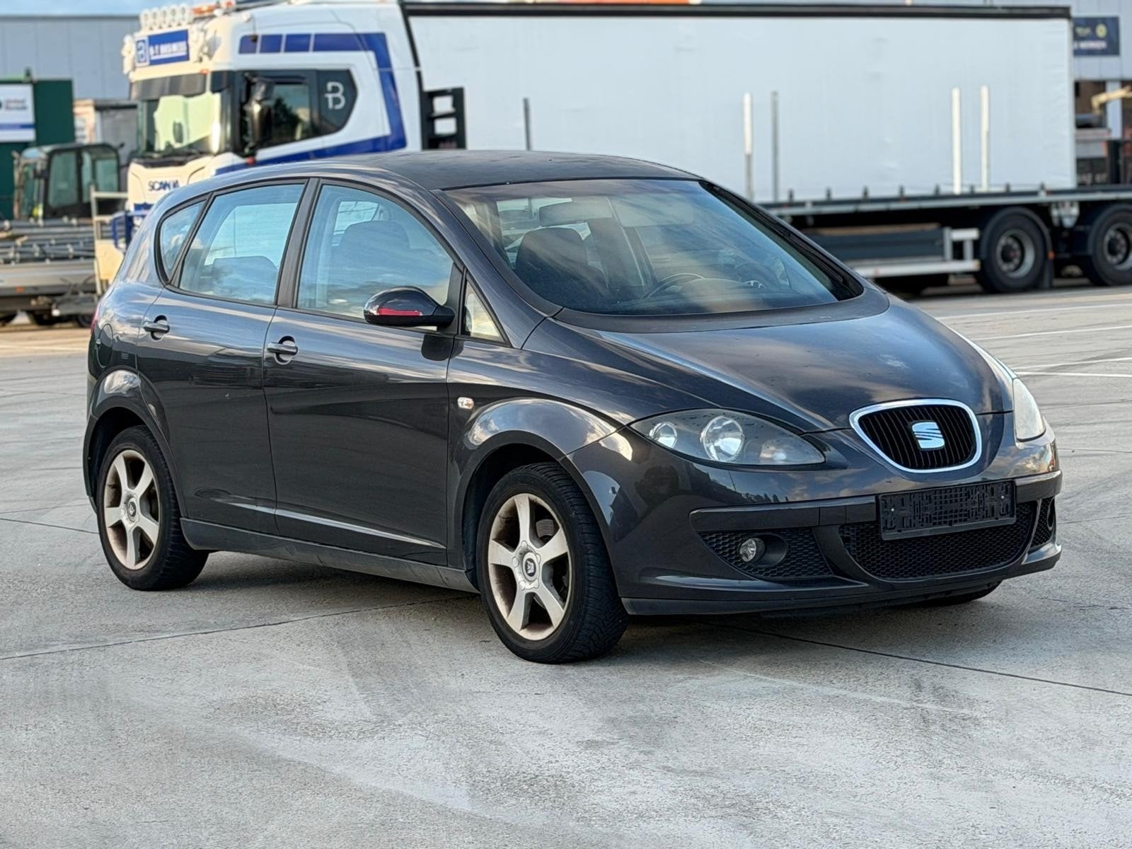 SEAT ALTEA 1.6i BENZINE 2004 MET ONDERHOUDBOEK, Auto's, Voorwielaandrijving, Stof, Zwart, 1600 cc