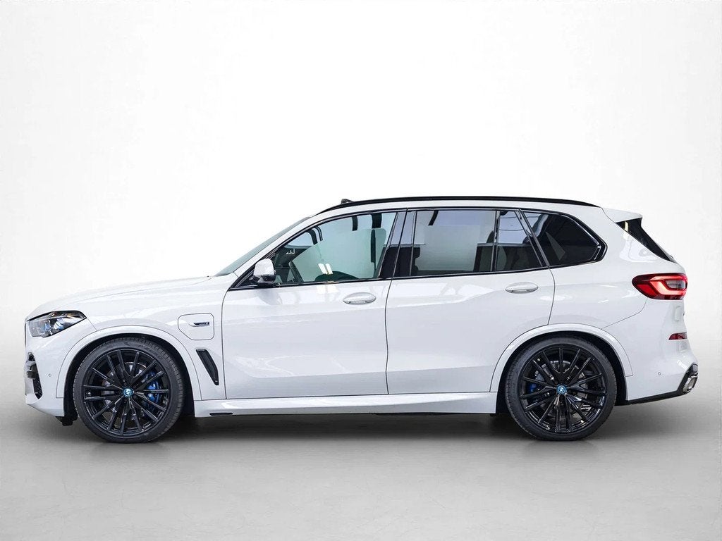BMW X5 xDrive45e|M-SPORT|MASSAGE|ZTL-KOEL+VERW(v/a)|PANO|, Auto's, Gebruikt, Wit, Leder, 5 zetels