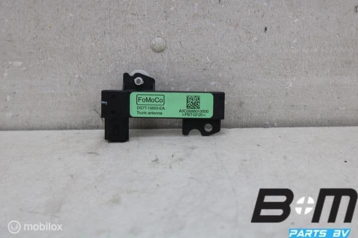 Antenne versterker VW Transporter T7 20km oud DS7T15603EA, Utilisé