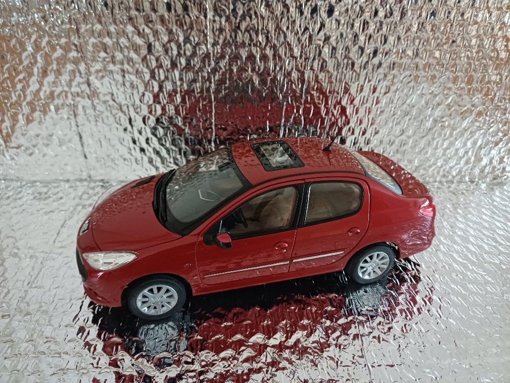 Peugeot 207 Berline 2.0i Rouge Babylone 2012 Paudi Models, Hobby & Loisirs créatifs, Voitures miniatures | 1:18, Envoi, Neuf, Voiture