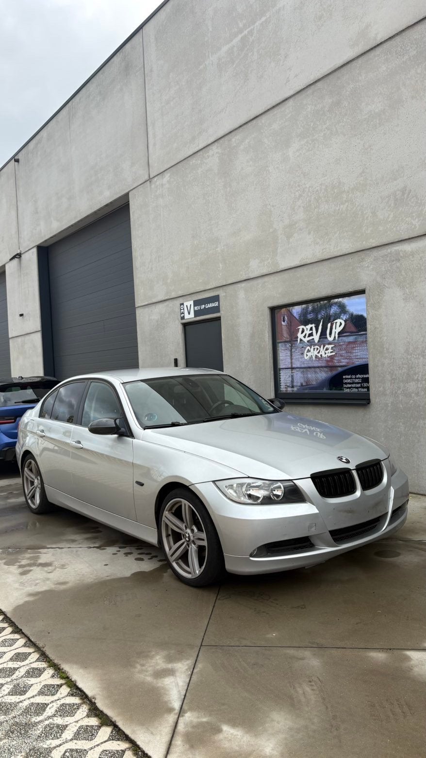 Bmw 320i (2l benzine) start en rijd perfect, Autos, Cuir, Argent ou Gris, 4 portes, Boîte manuelle