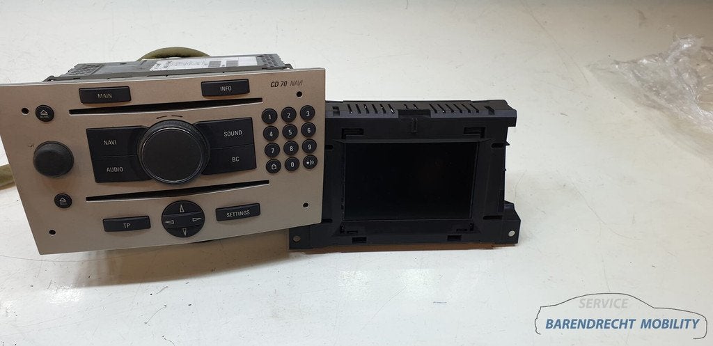 Syst me radio de navigation CD70 Opel Astra H Zafira B GMGEH, Opel Automobile GmbH, Opel, Bahnhofsplatz 1
65423  Russelsheim am Main, DE