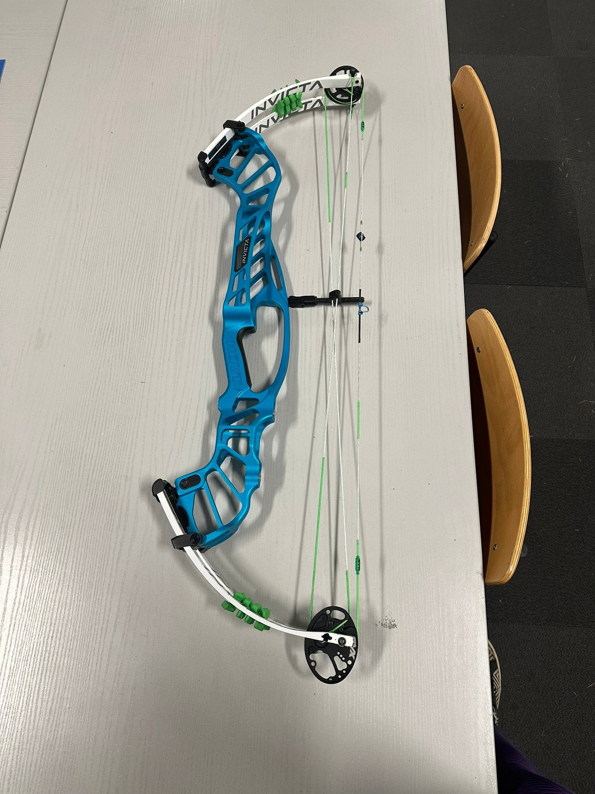 Hoyt invicta, Enlèvement ou Envoi, Comme neuf
