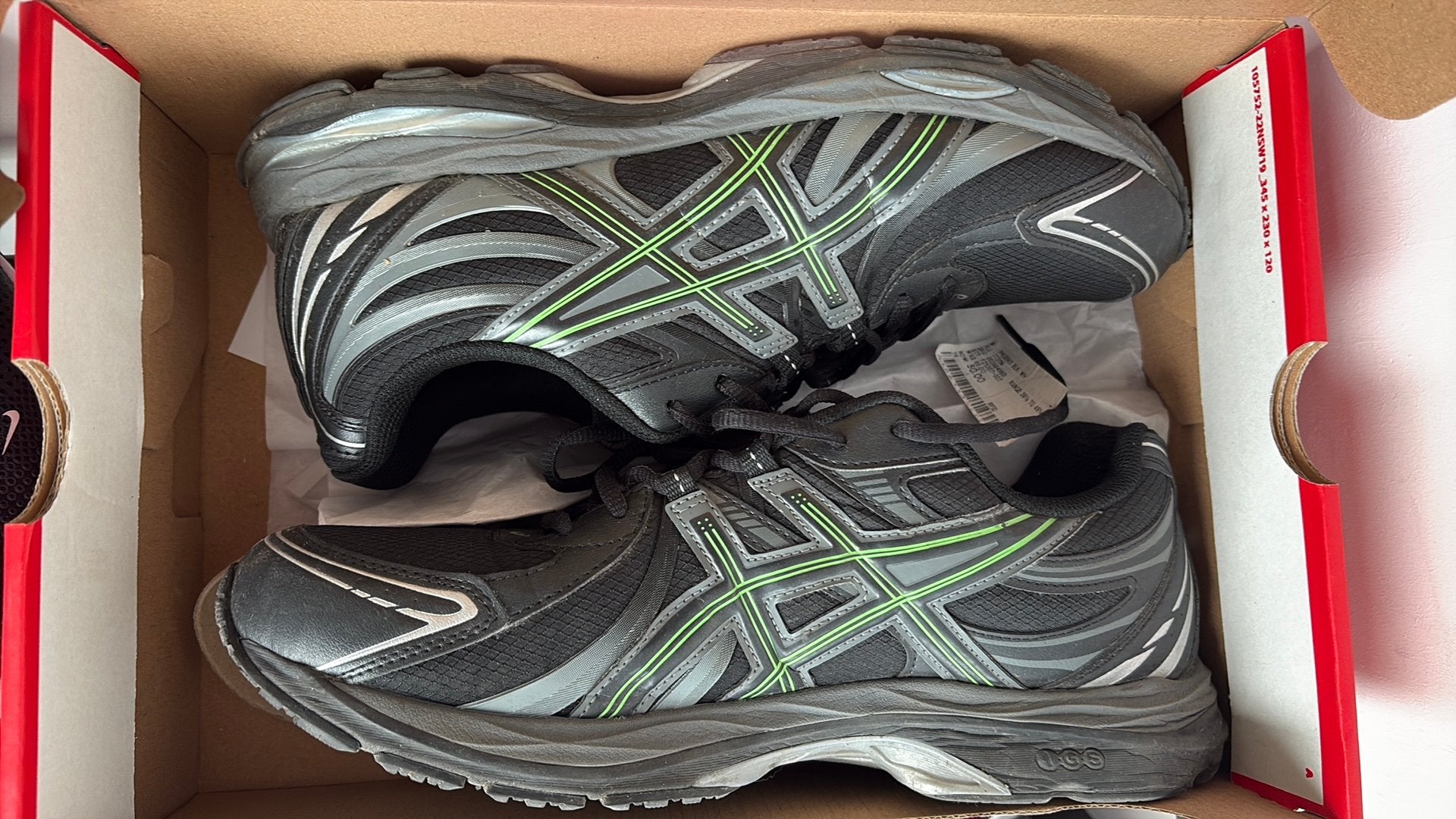 Asics comme neuf, Sports & Fitness, Enlèvement, Comme neuf, Asics