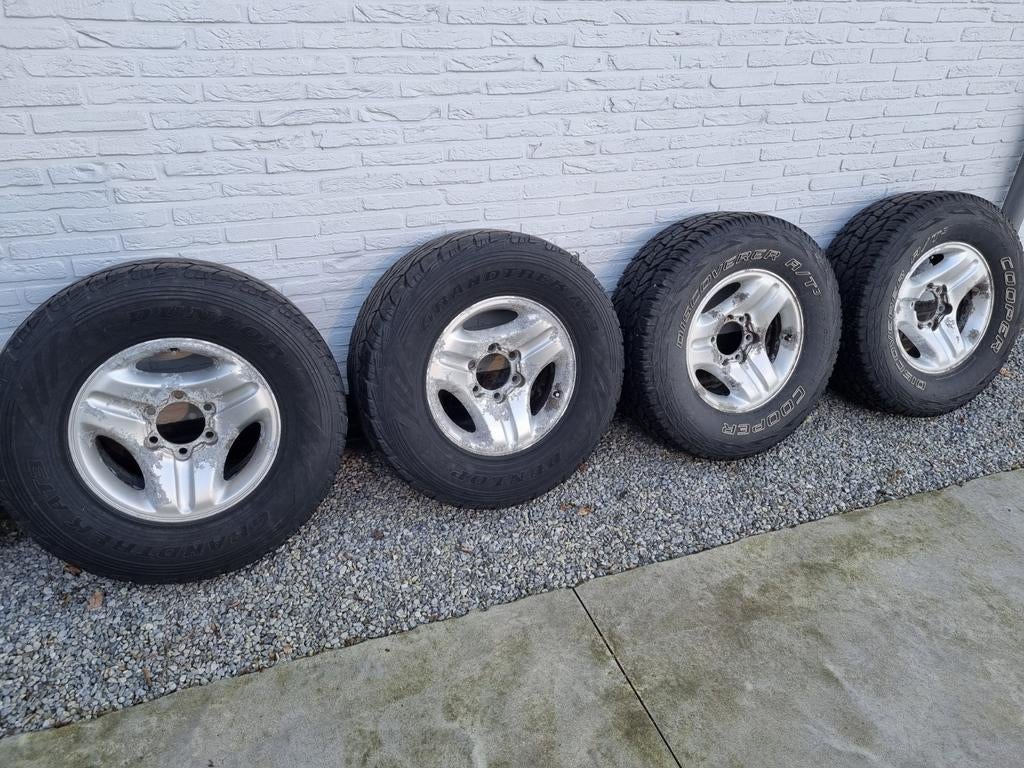 Setje banden van de land cruiser 90-95 serie, Auto-onderdelen, Ophalen, Band(en)
