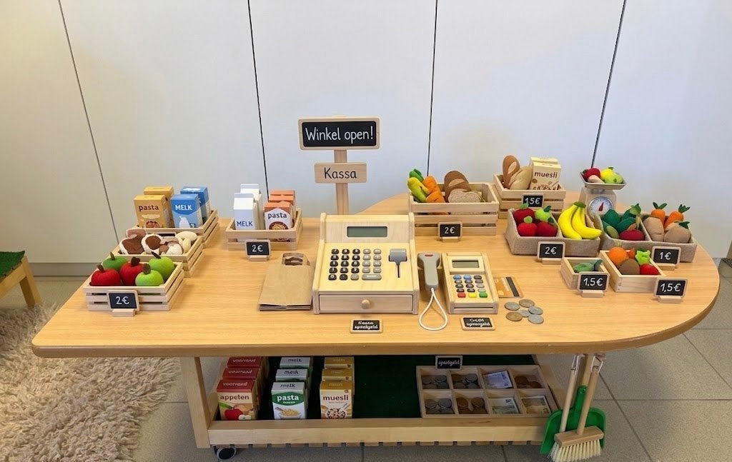 Kindertafel organische vorm, Ophalen