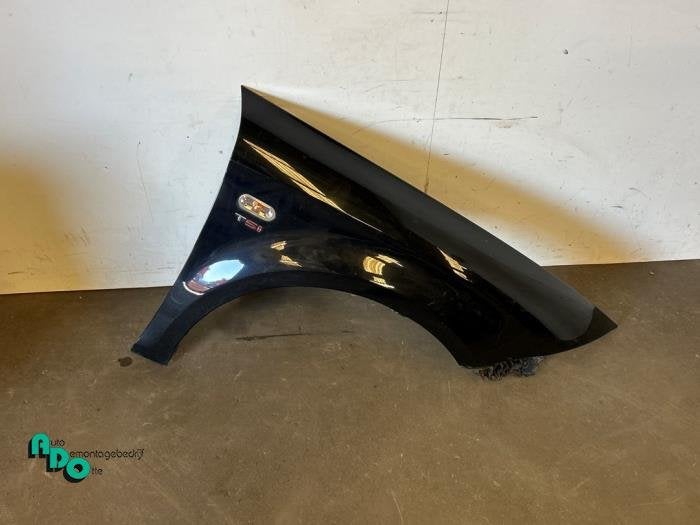 Scherm rechts-voor van een Seat Leon (Leon 09-) (LC9Z), Gebruikt, -, -, Ophalen of Verzenden