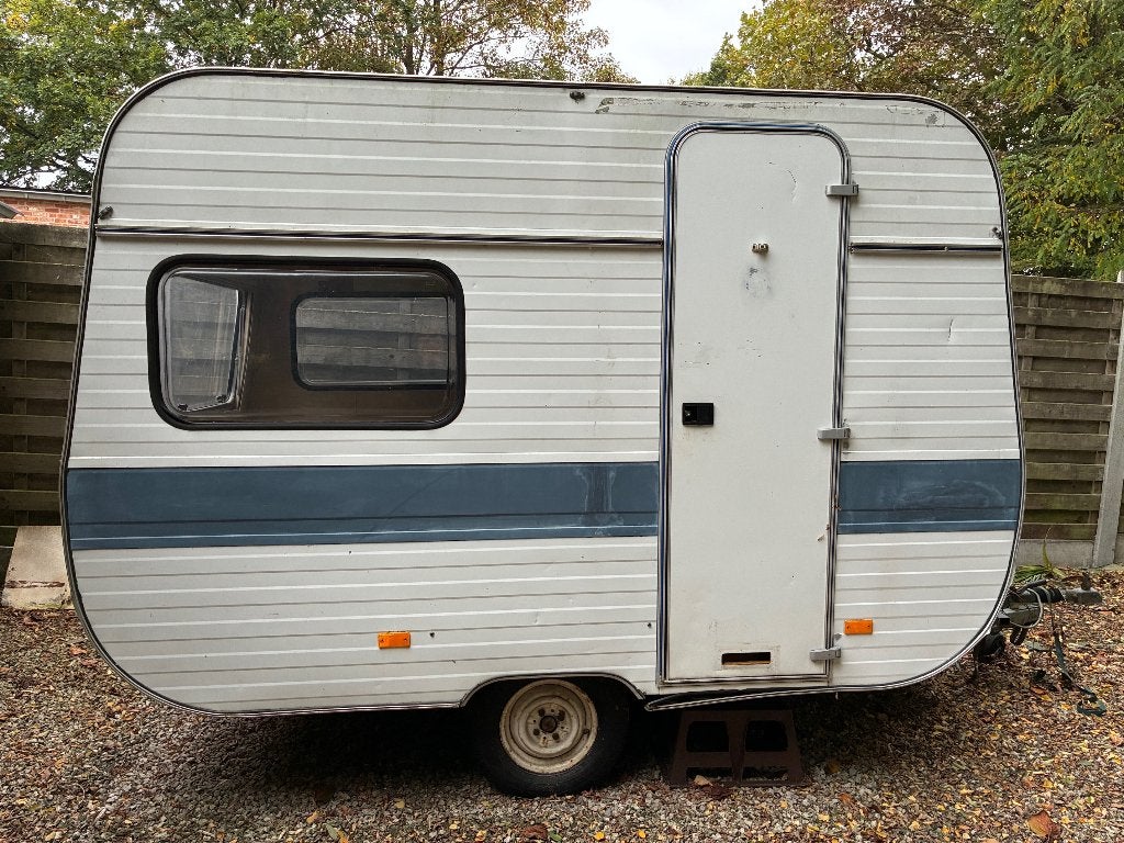 Caravane (en tant que projet), Caravanes & Camping, 2 lits séparés, Jusqu'à 4 m, Particulier, Siège standard