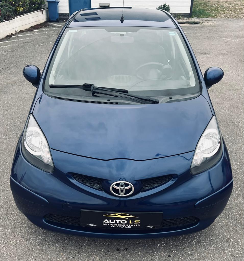 TOYOTA AYGO 1.0 ESSENCE 2008 164.000 KM, Auto's, 4 zetels, Stof, 50 kW, Zwart