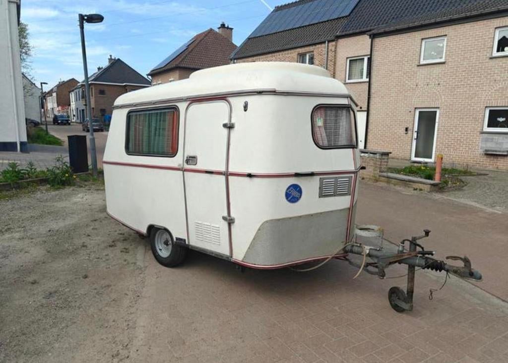 Caravane Eriba Puck des années 1970 320 kg/470 kg max, Jusqu'à 4 m, Particulier, Siège standard, Jusqu'à 500 kg