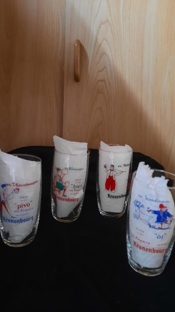glas KRONENBOURG met tekening LANDEN, Verzamelen, Ophalen of Verzenden