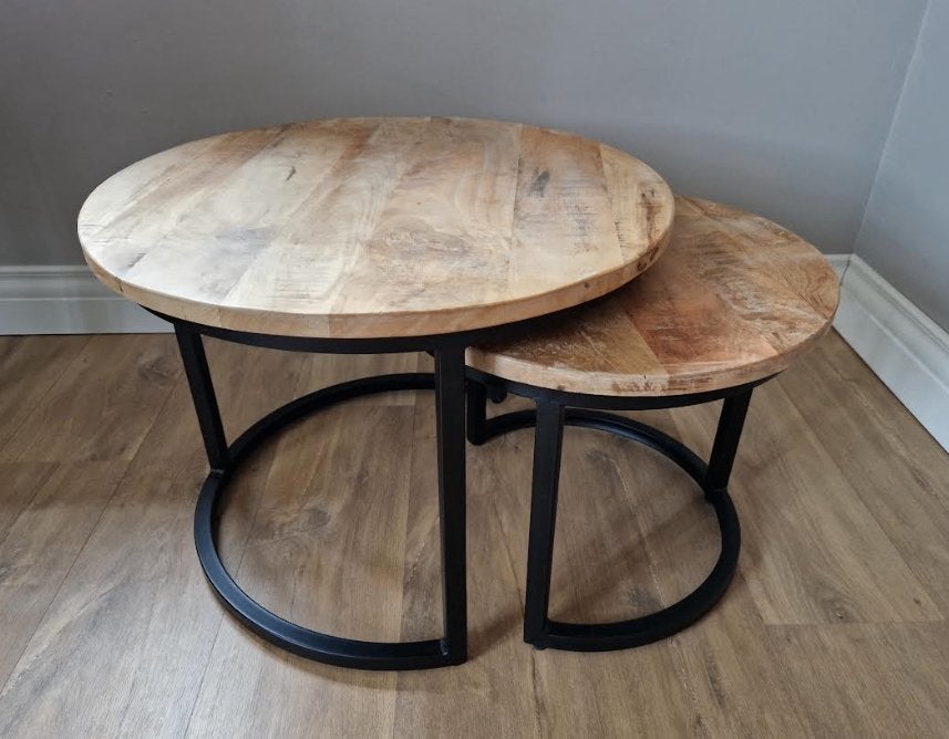 2 stijlvolle salontafeltjes, Industriele stijl, 50 tot 75 cm, Rond, Zo goed als nieuw