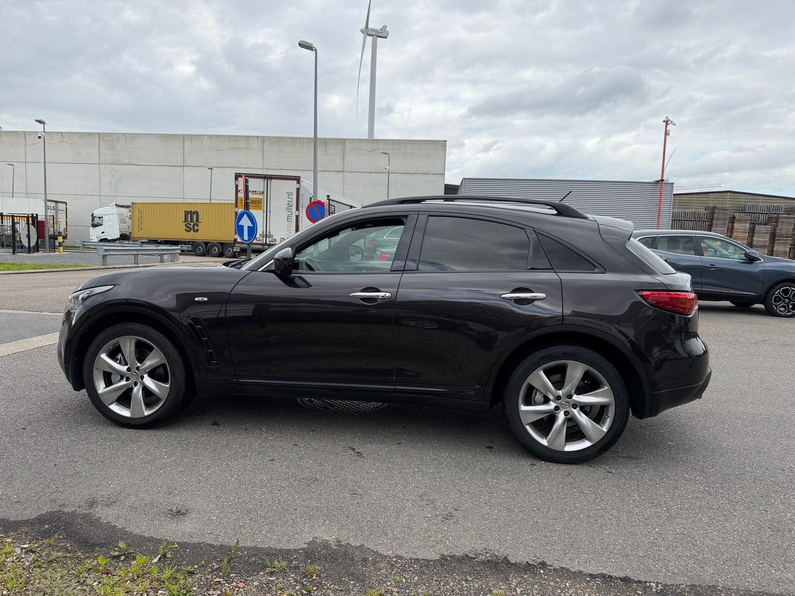 Infiniti FX 37 AWD 3,7 et V6 automatique. CARGAISON LÉGÈRE, Cuir, Achat, 320 kW, 2 places