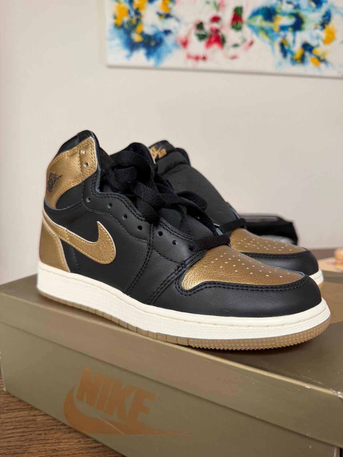 Nike Air Jordan 1 - Gold/Black – maat 39, Kleding | Dames, Ophalen of Verzenden, Nieuw, Sneakers