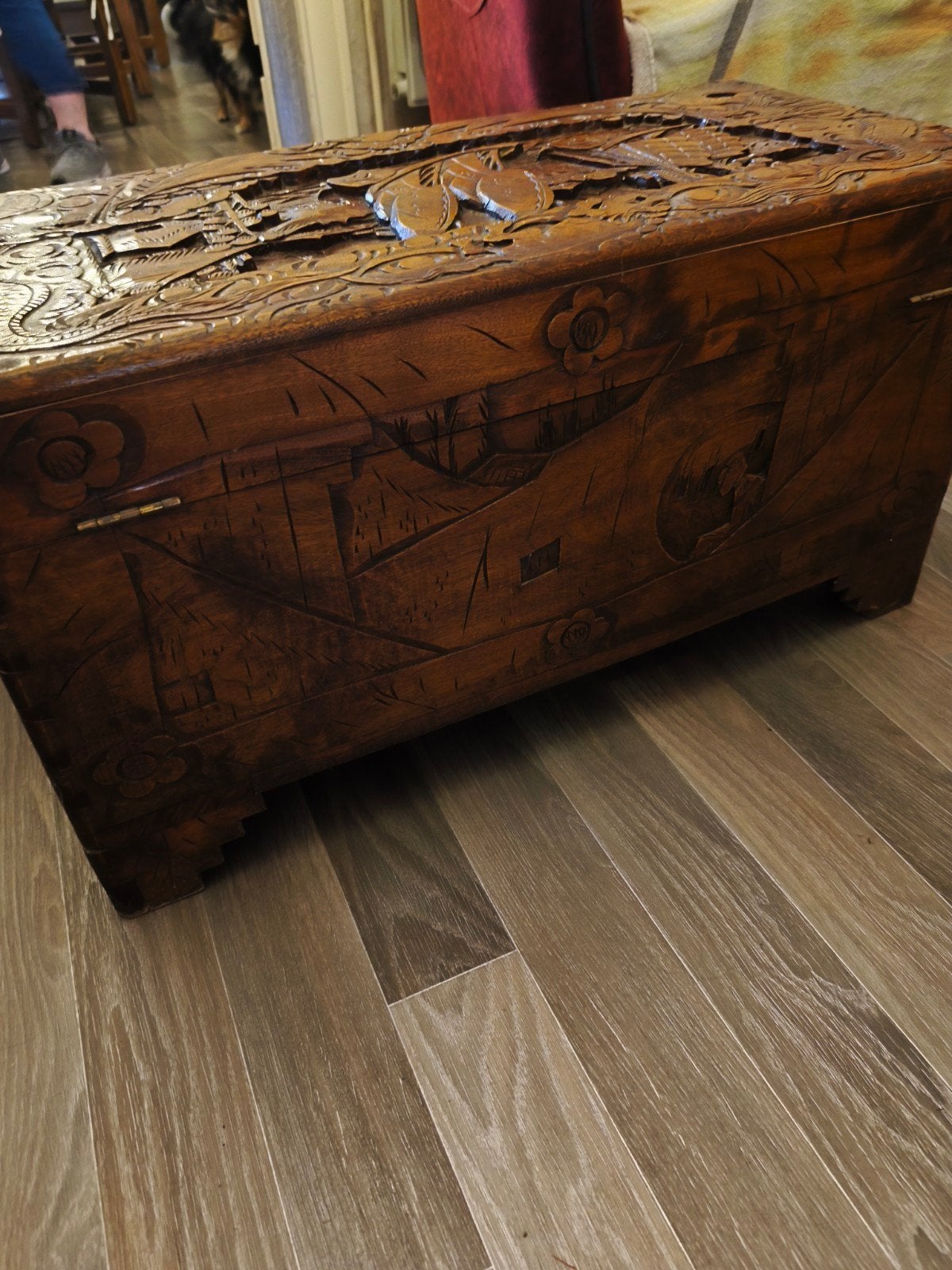 Kamferhouten kist, Ophalen, Hout