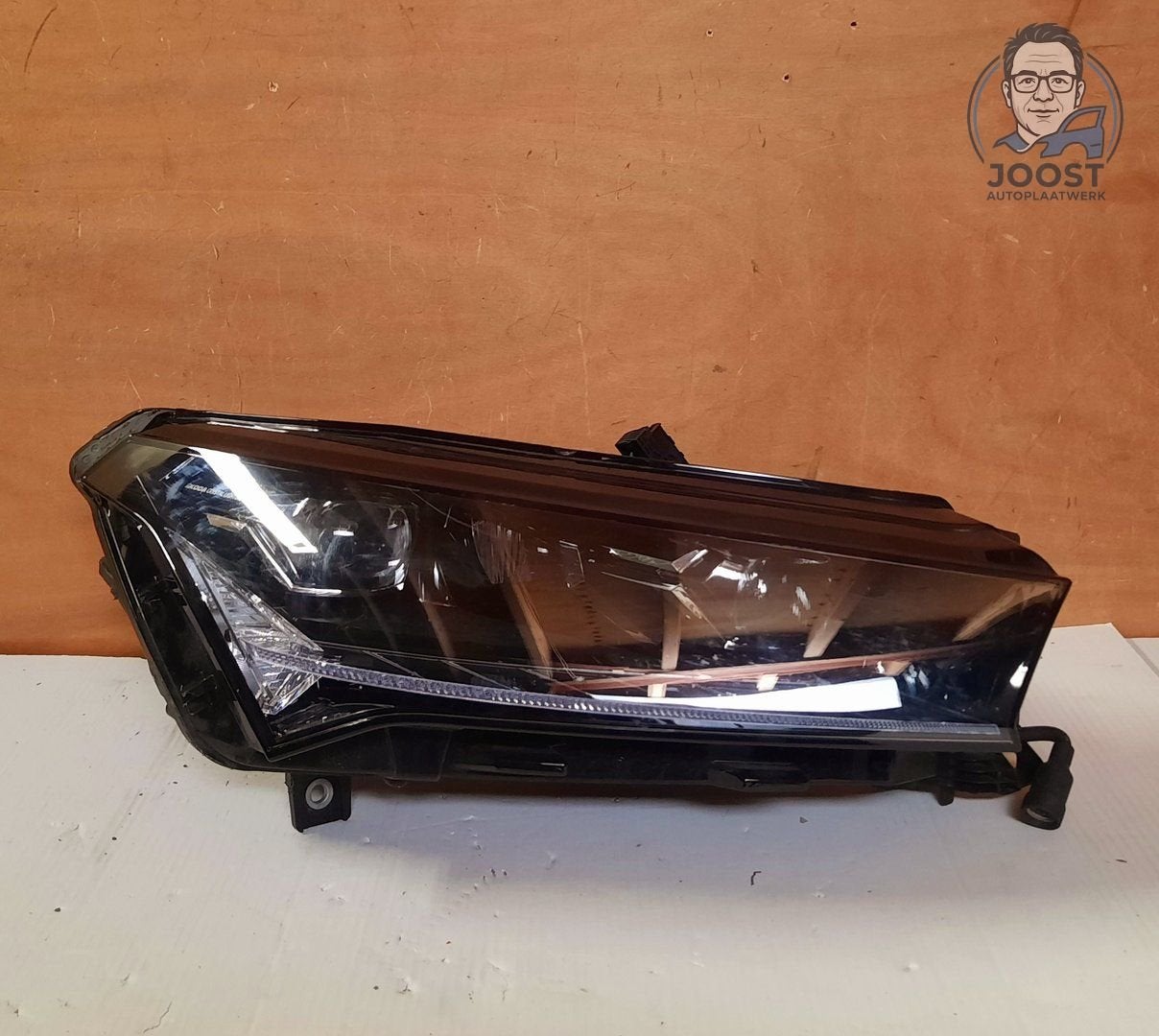 Koplamp rechts Chrystal LED Skoda Enyaq v.a 2021 5LB941016G, Auto-onderdelen, Gebruikt, Herkomst onderdeel bekend, Ophalen of Verzenden