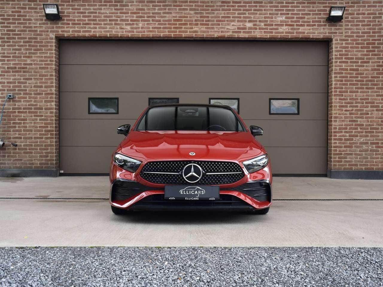Mercedes-Benz A 180 AMG LINE NIGHT PAKKET / SCHUIFDAK / CAR, Auto's, Zwart, 4 cilinders, Bedrijf, 5 zetels