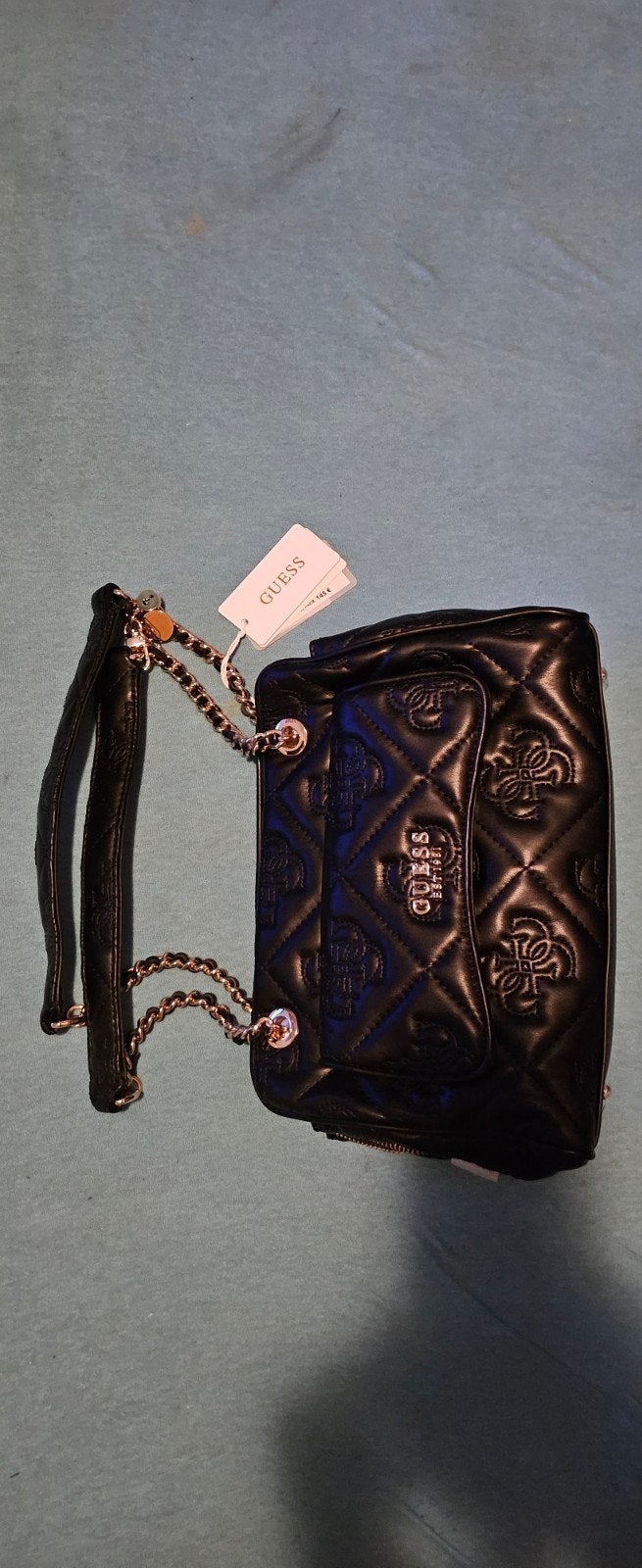 A vendre 90e sac Guess neuf acheté 145e a gilance, Bijoux, Sacs & Beauté, Sacs | Sacs Femme, Enlèvement, Neuf, Noir, Sac à main