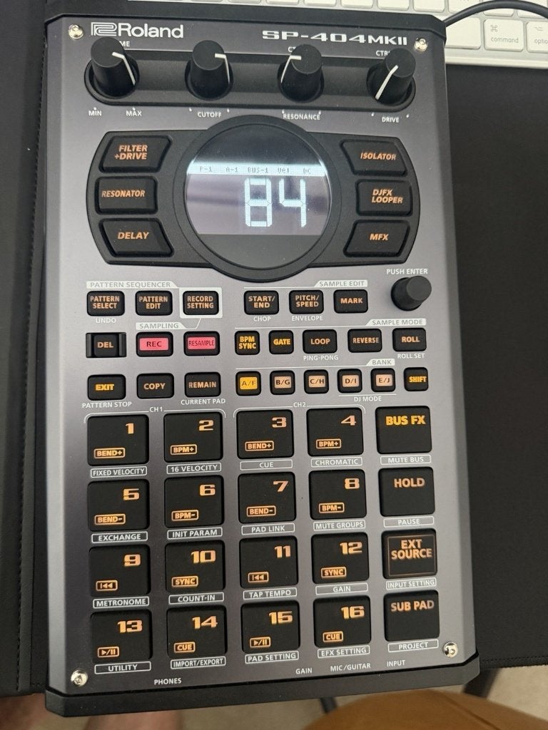 Roland SP-404MKII-sampler SP 404 MKII MK 2, Muziek en Instrumenten, Samplers, Ophalen of Verzenden, Zo goed als nieuw