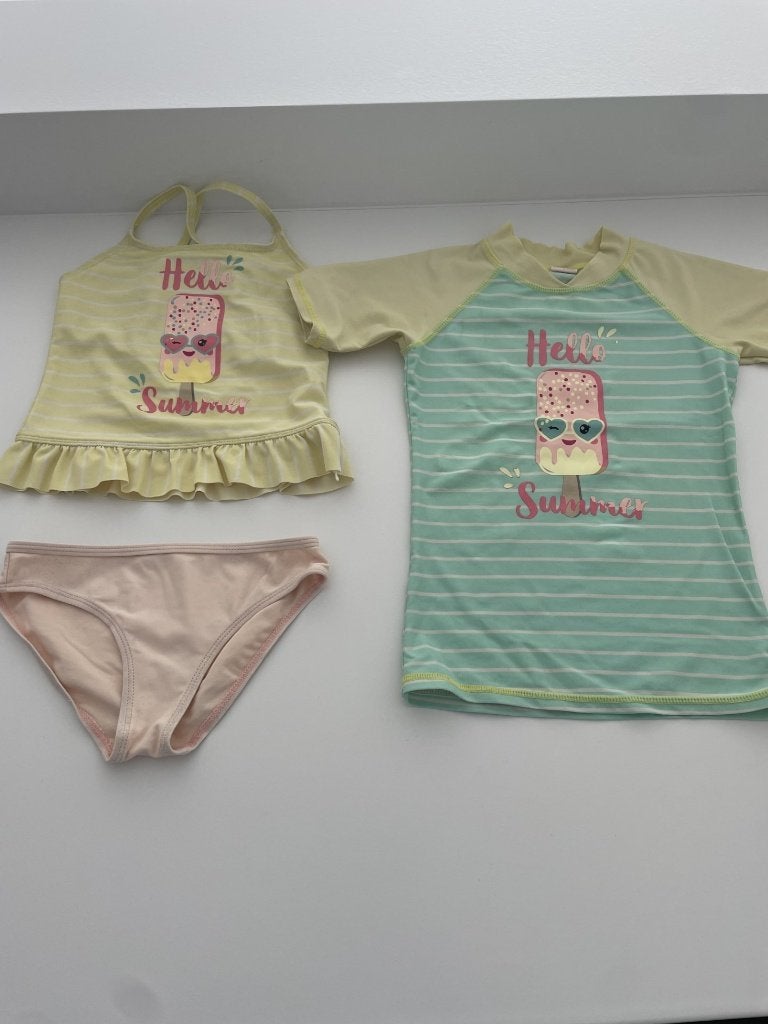 Bikini taille 116/122 et t-shirt résistant aux UV  128/134, Veritas, Enlèvement ou Envoi, Comme neuf, Vêtements de sport ou Maillots de bain