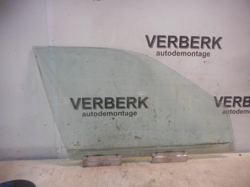 VITRE AVANT DROITE BMW 3 serie (E36 / 4) (01-1990/11-1998), Utilisé, BMW, Petuelring 130
80809  München, DE, Bayerische Motoren Werke AG