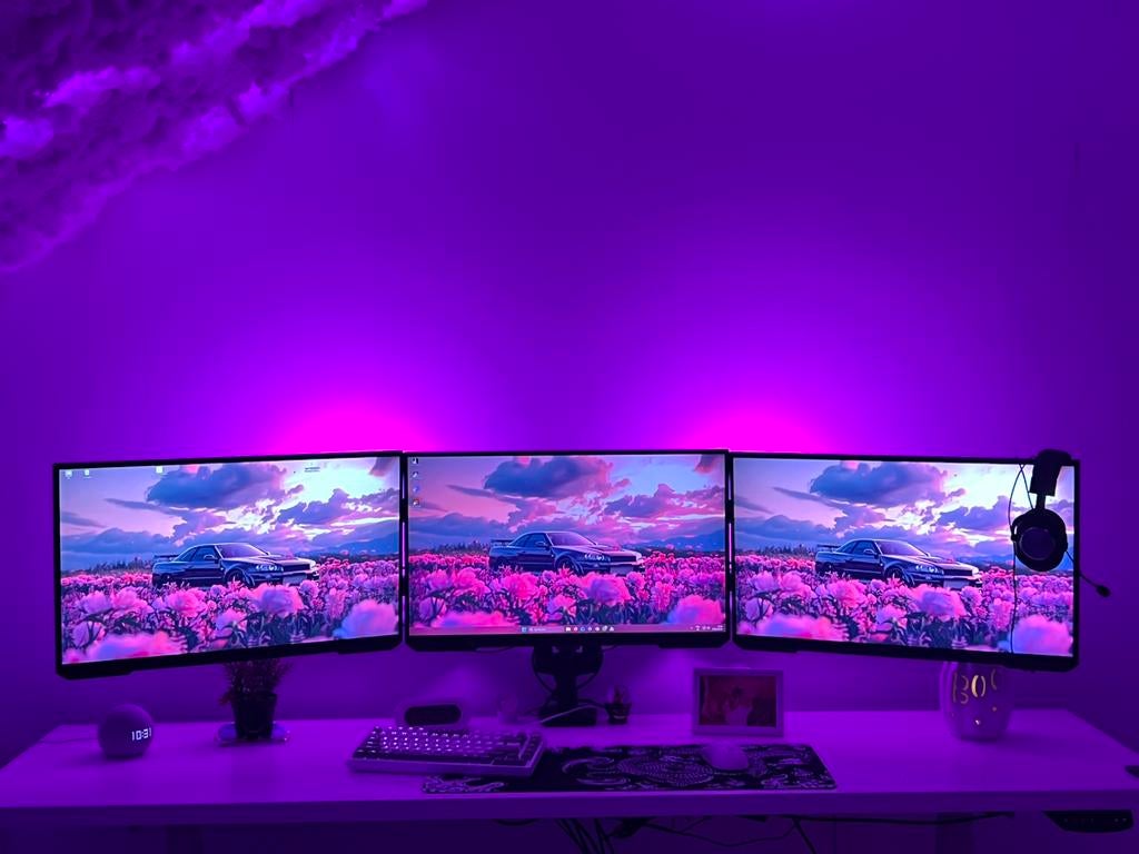 Triple écran Samsung Odyssey (240Hz + 2x144Hz) avec support, IPS, Full HD, Minder dan 1 ms, Zo goed als nieuw