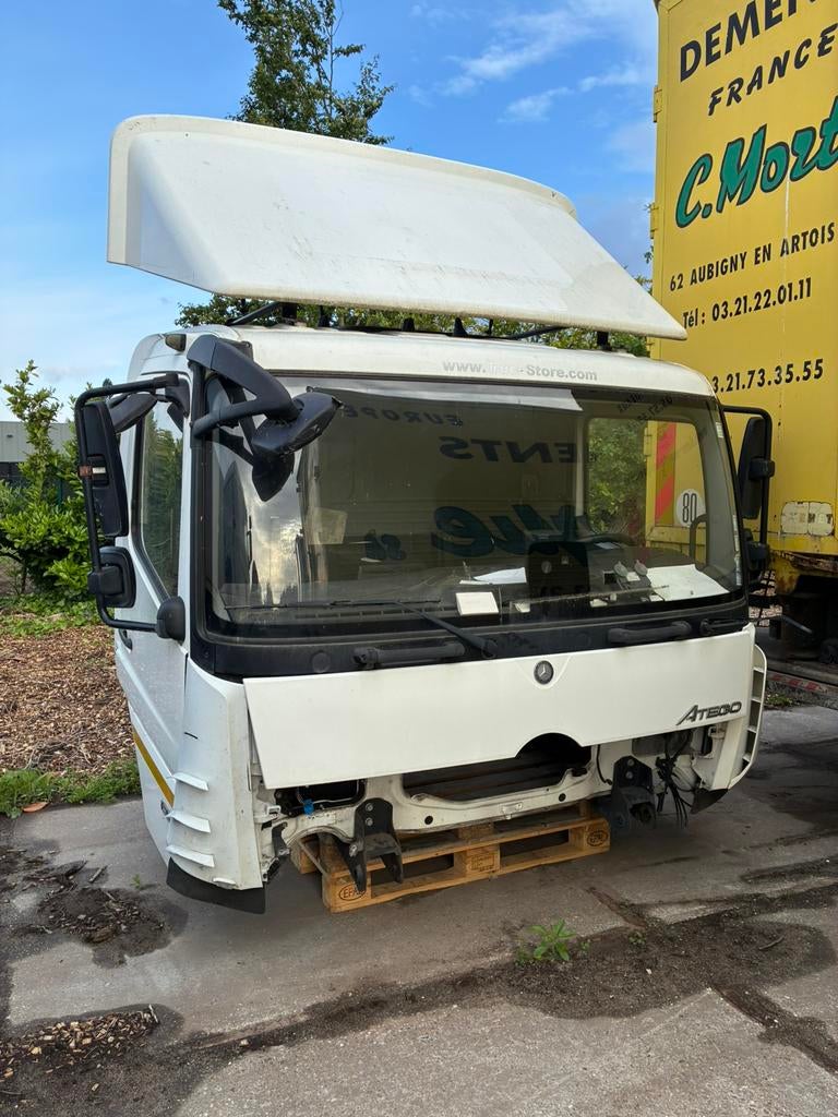 complete cabine van Mercedes Atego 1321, Auto-onderdelen, Vrachtwagen-onderdelen, Ophalen, Gebruikt, Mercedes-Benz, Interieur en Bekleding