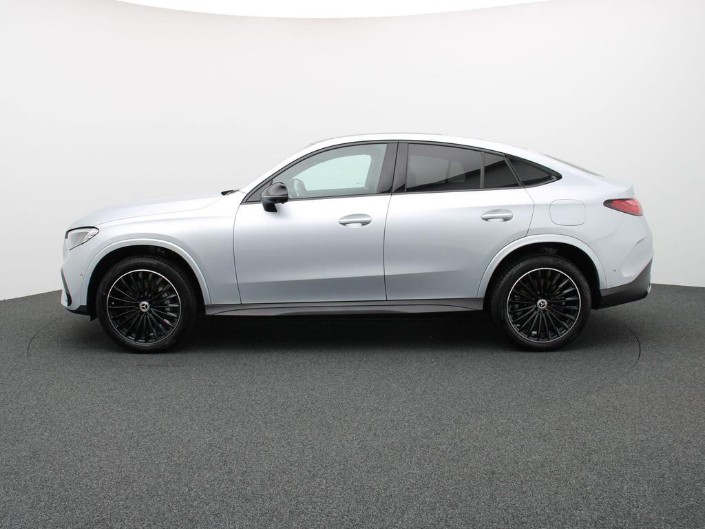 Mercedes-Benz GLC Coupé 300 e AMG LINE + PANO DAK + CARPLAY, Auto's, Automaat, Gebruikt, Zwart, 4 cilinders