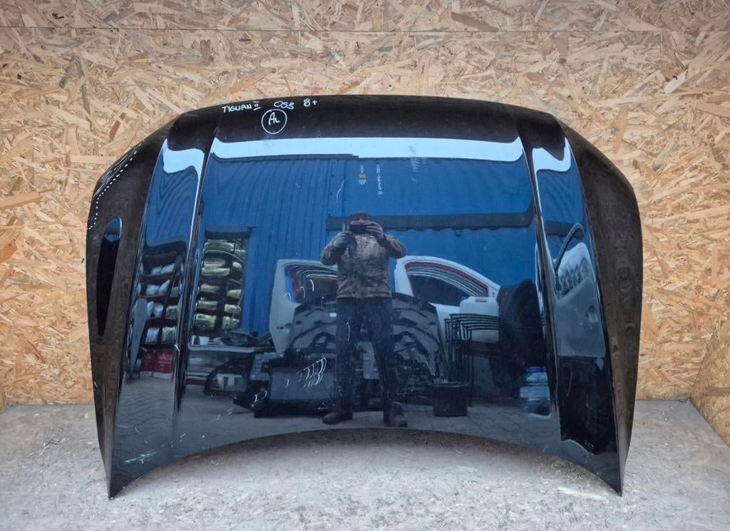 Capot du Volkswagen Tiguan Allspace, Enlèvement