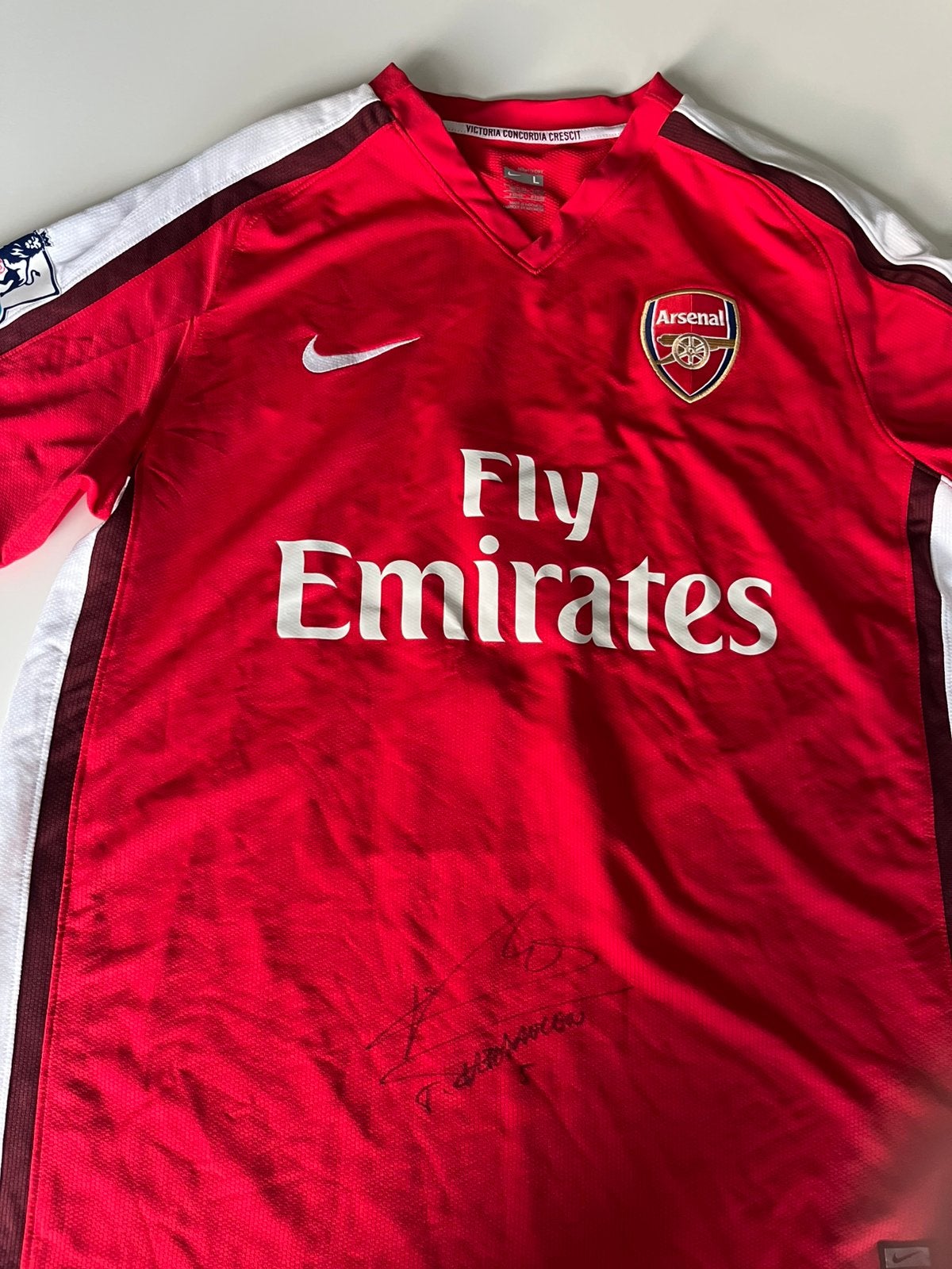 Authentiek Arsenal shirt met handtekening Thomas Vermaelen, Sport en Fitness, Voetbal, Maat L, Ophalen of Verzenden, Zo goed als nieuw