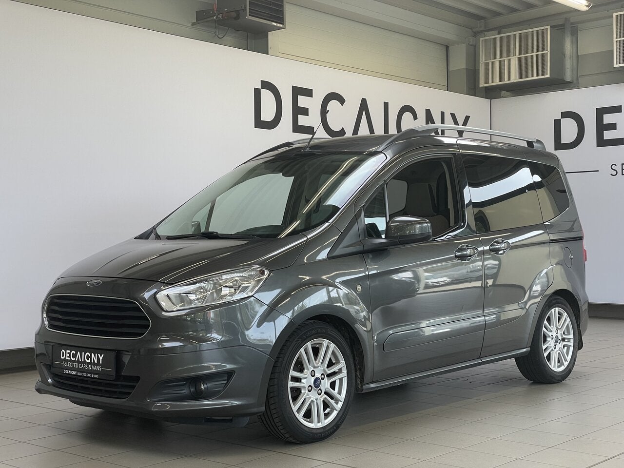Ford Tourneo Courier 1.5 TDCi *Auto Airco*Sensoren achter, Autos, Achat, Euro 6, Entreprise, Noir