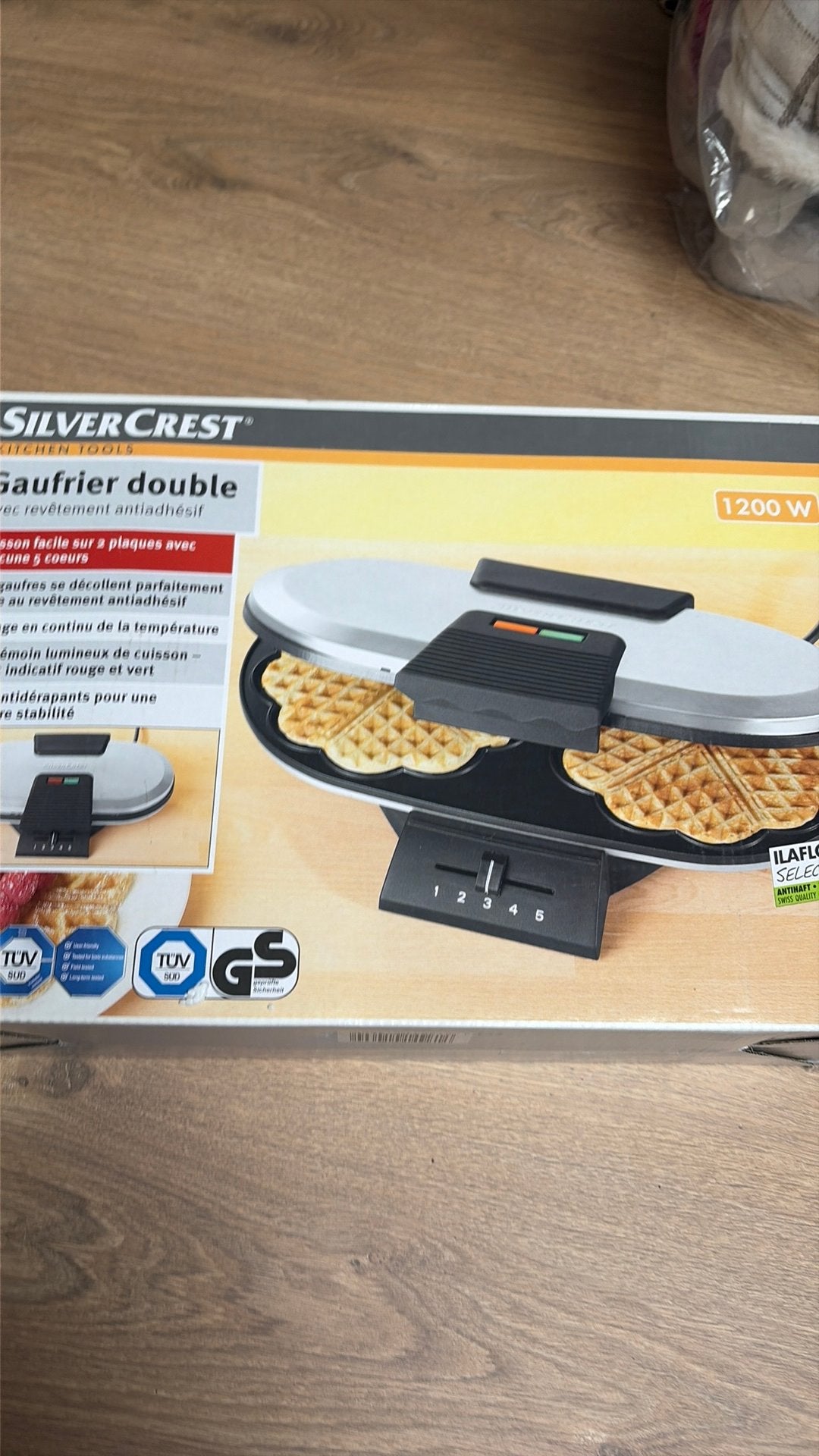 Wafelijzer amper gebruikt, Ophalen, Zo goed als nieuw