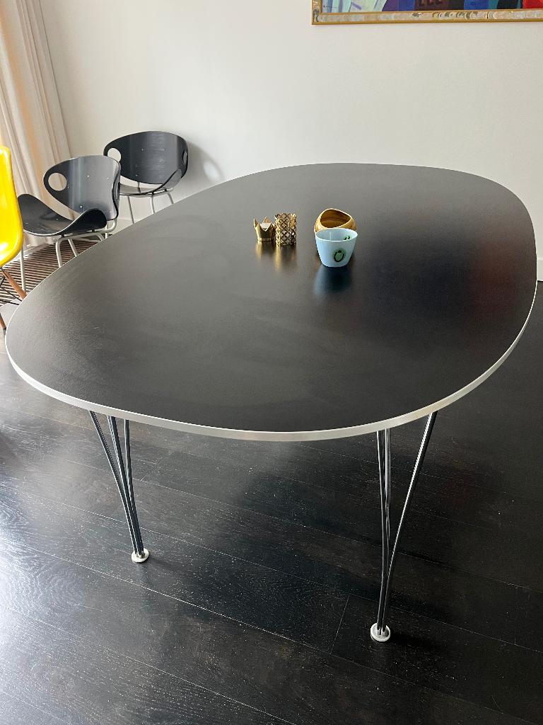 Superellips Fritz Hansen tafel, eeuwfeest van Piet Hein, Huis en Inrichting, Tafels | Eettafels, Zo goed als nieuw, 100 tot 150 cm
