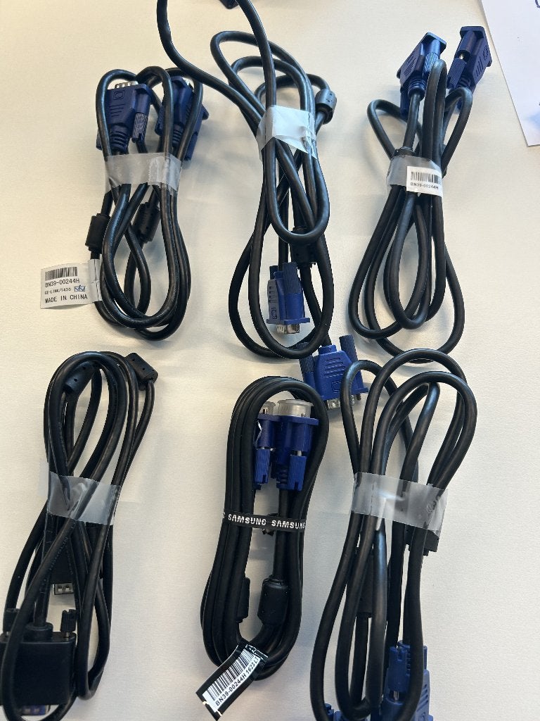 6x VGA-kabel (HD15) Male-Male – voor monitor of beamer, Ophalen of Verzenden, Zo goed als nieuw, VGA