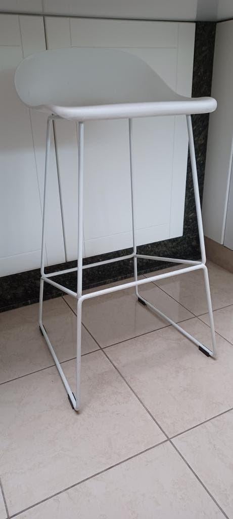 Scandinavische design bar- / keukenkrukken, Ophalen of Verzenden, Zo goed als nieuw