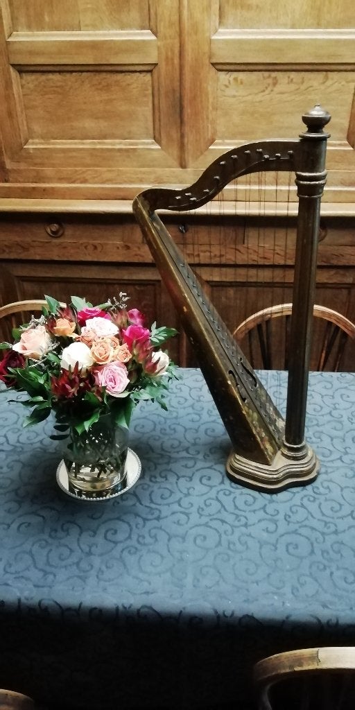 antieke kleine tafelharp, Enlèvement, Utilisé