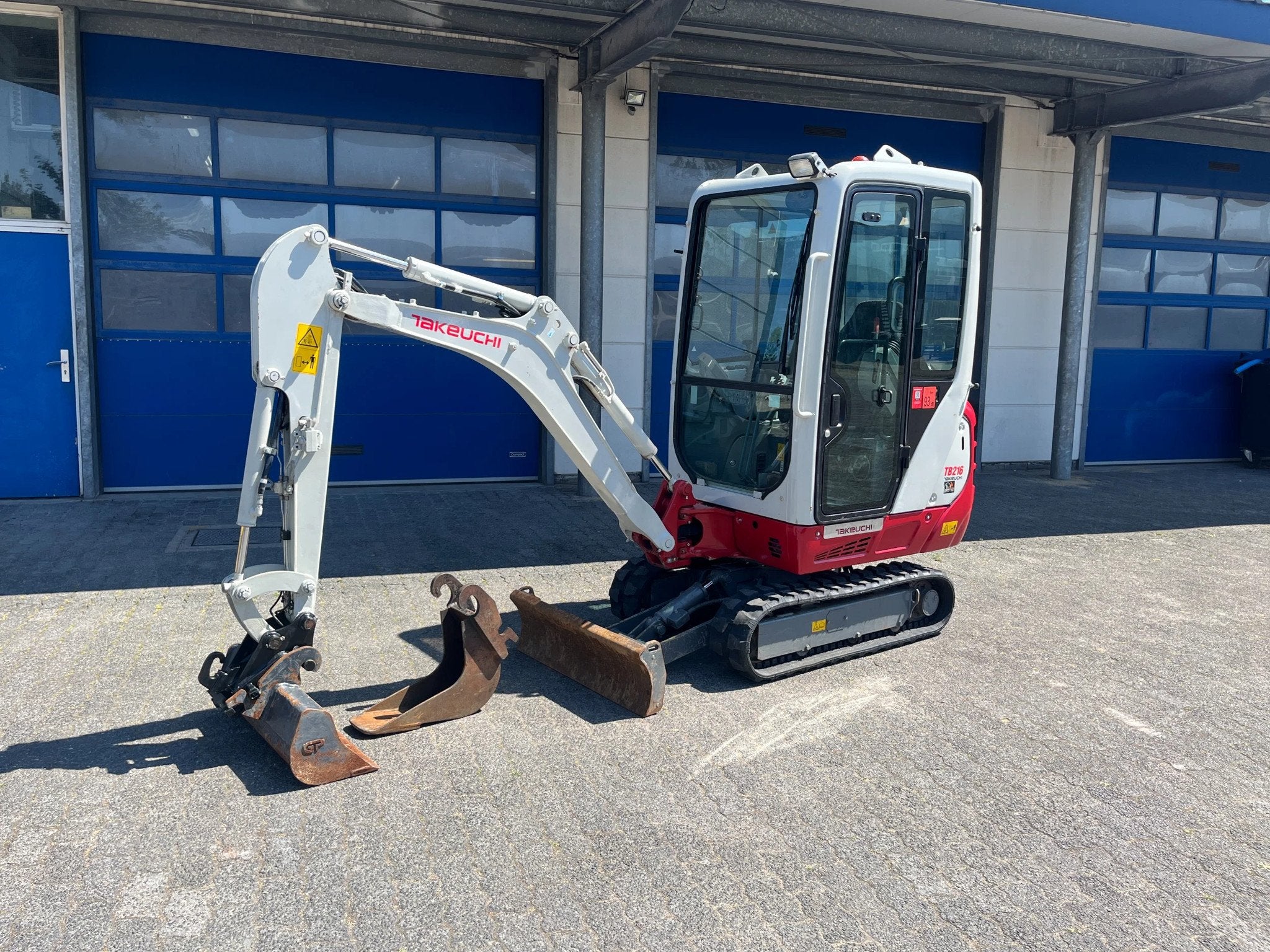 Takeuchi TB216 Minigraver 2023, 1000 uur, Zakelijke goederen, Machines en Bouw | Kranen en Graafmachines, Graafmachine