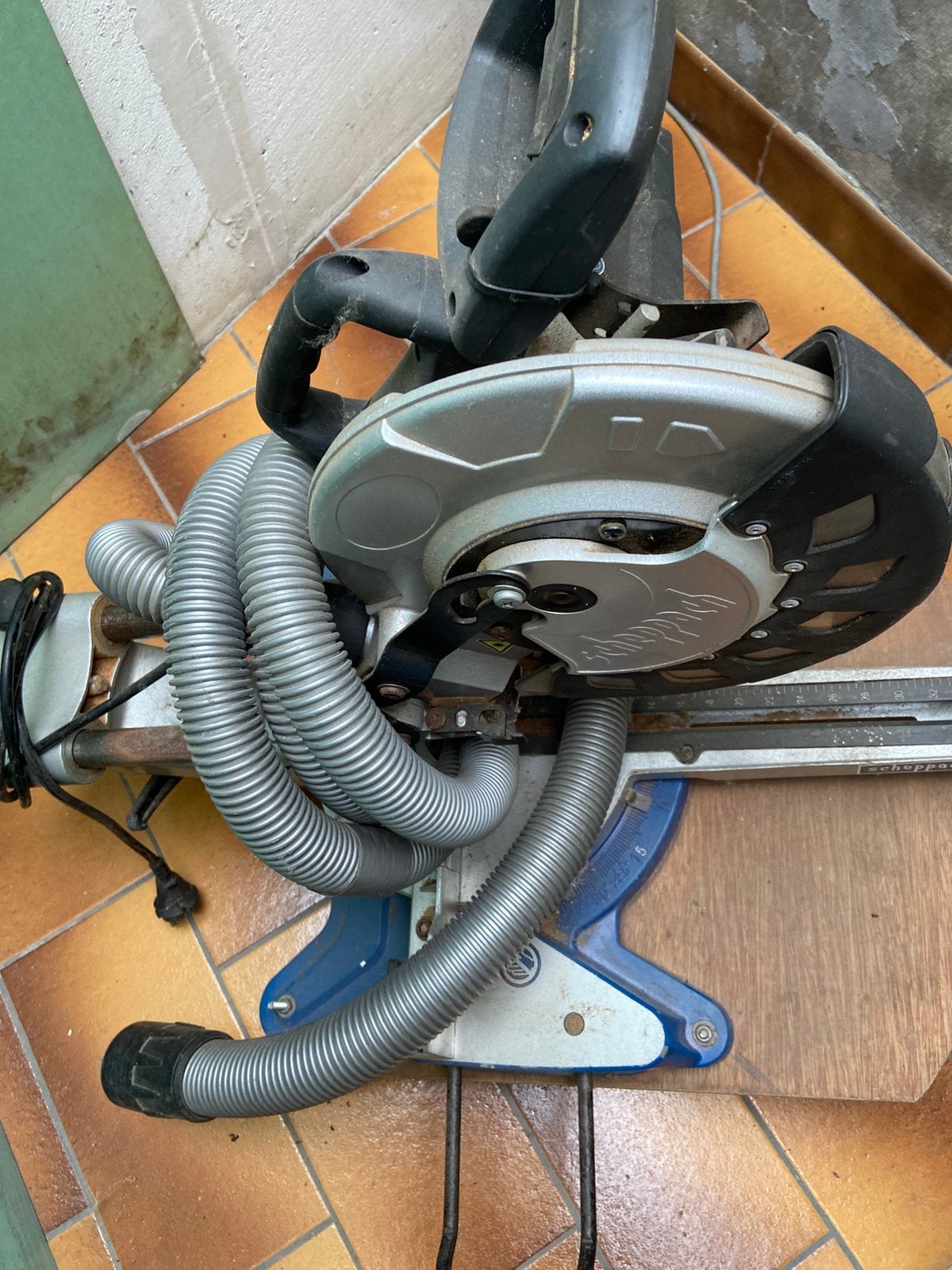Scheppach HM100LXU afkort- en verstekzaag, Ophalen, Gebruikt