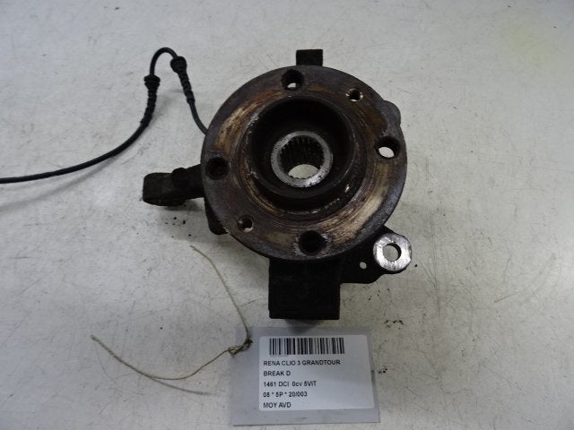 MOYEU DE ROUE AVANT DROIT Clio III Estate / Grandtour (KR), Autos : Pièces & Accessoires, Renault, Mevr. I. Hauben, Utilisé, Rue de l'Espoir 34 34
4030  GRIVEGNÉE, BE