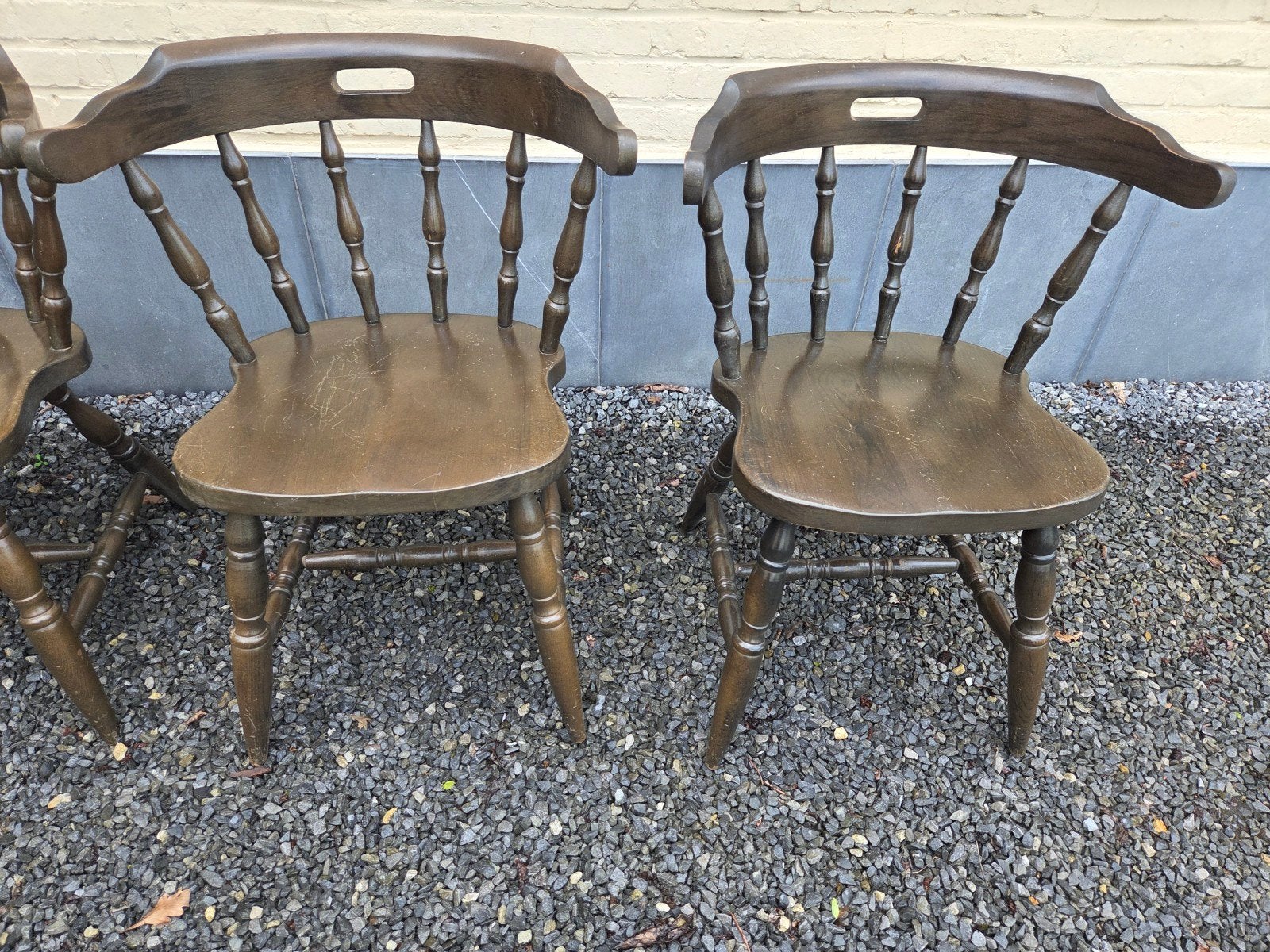 4 + 2 oude caféstoelen, Ophalen
