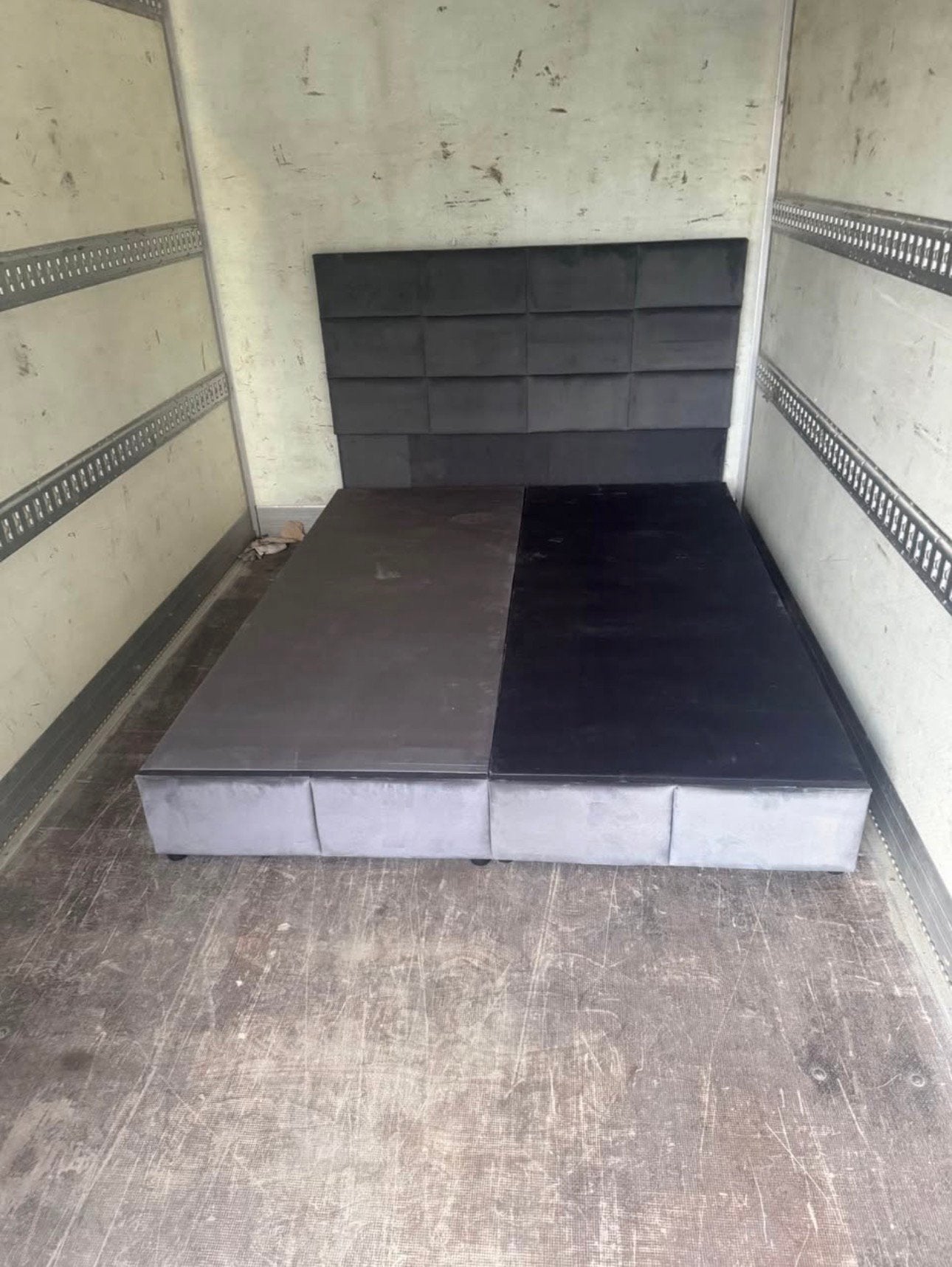 Bed met fabriek schade, Ophalen