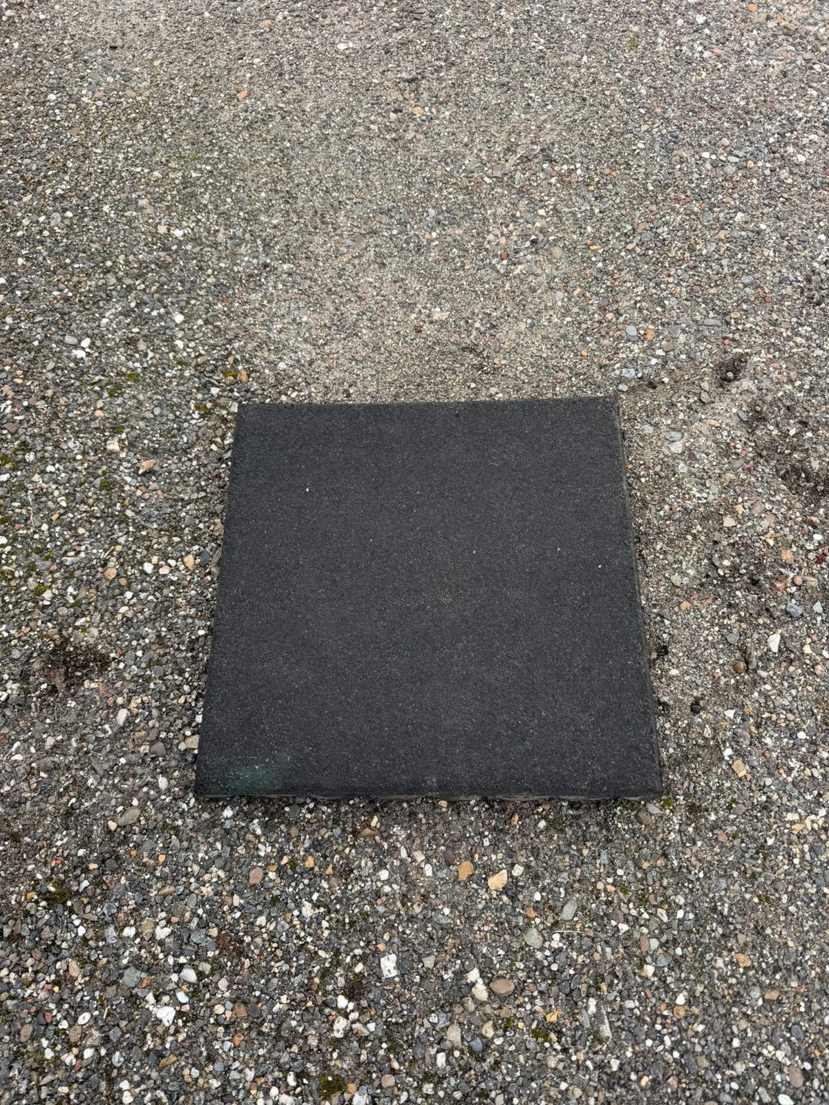 Rubberen tegels ca 50x50x6,5 dak speeltoestel ed ruim 30m2, Doe-het-zelf en Bouw, Tegels, Gebruikt, Overige materialen, 10 m² of meer